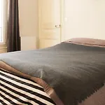 Nice 29 M Near Batignolles